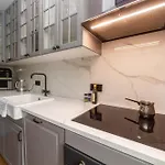 Classic 3-bedroom In リガ