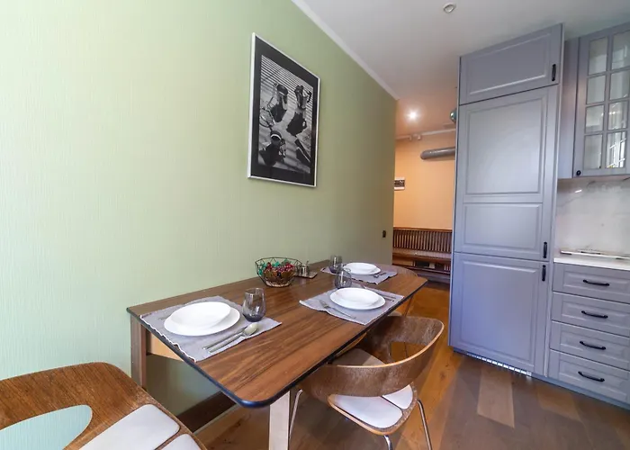 Classic 3-bedroom In * ריגה