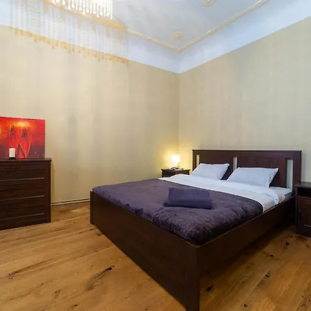 Classic 3-bedroom In 아파트 리가