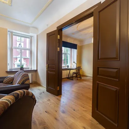Classic 3-bedroom In 아파트 *